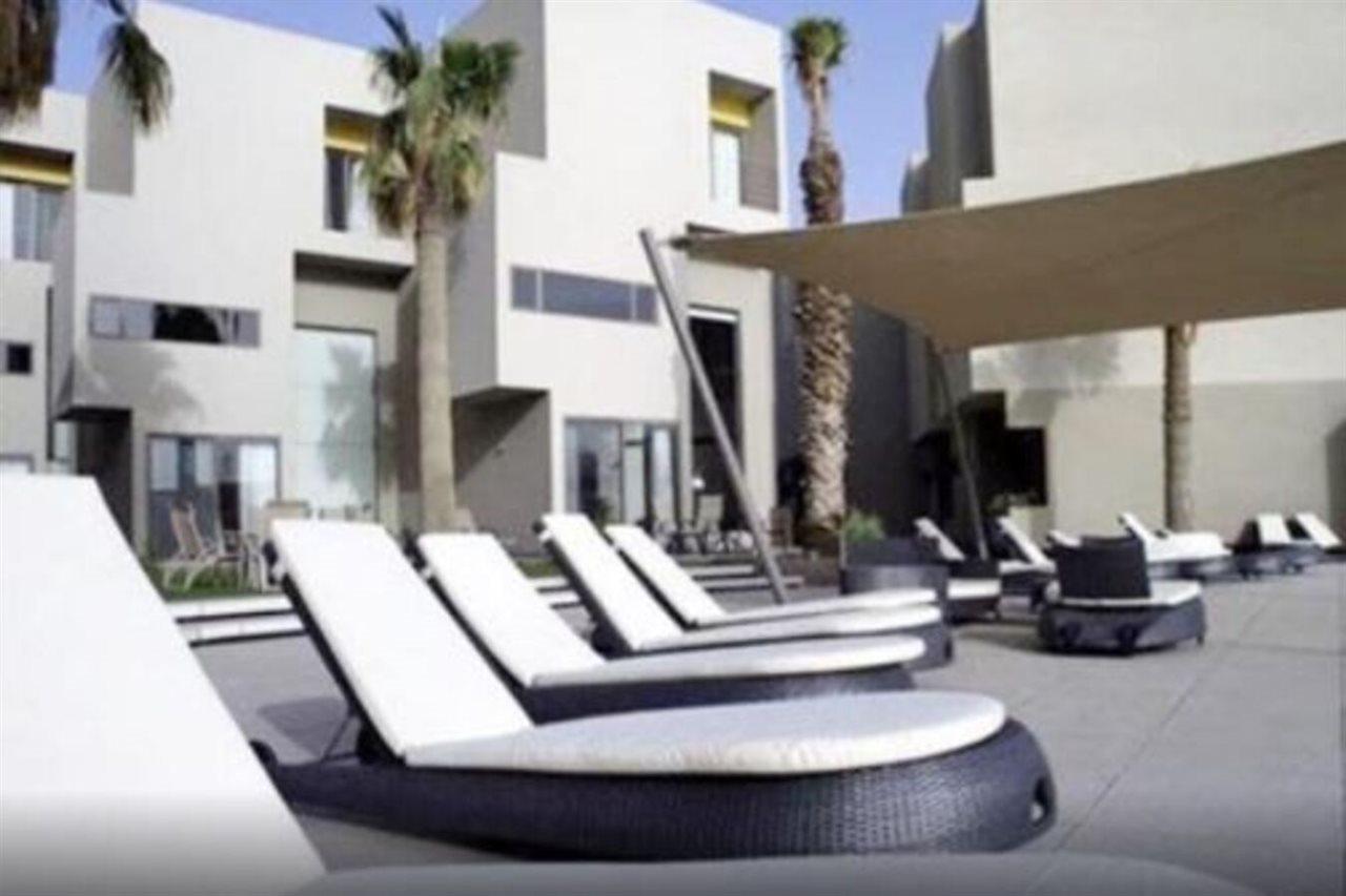 Sea Loft Villas Manama Eksteriør billede