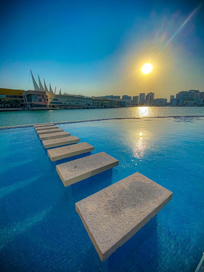 Sea Loft Villas Manama Eksteriør billede